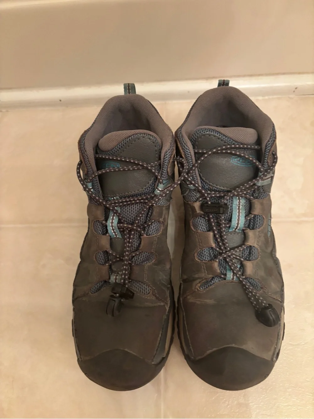 Keen Trail Shoes in Black with Teal Accents